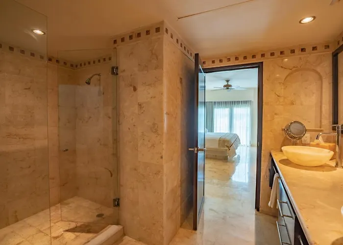 2 Bedroom Close To The Beach * Playa del Carmen