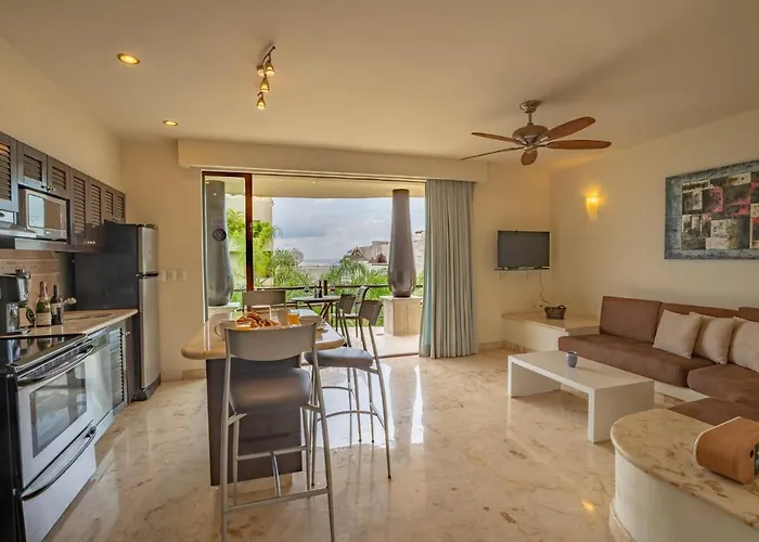2 Bedroom Close To The Beach *