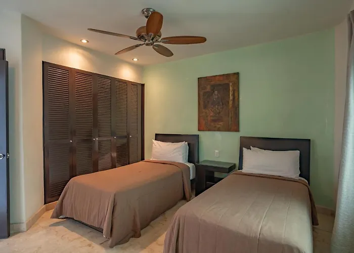 2 Bedroom Close To The Beach *